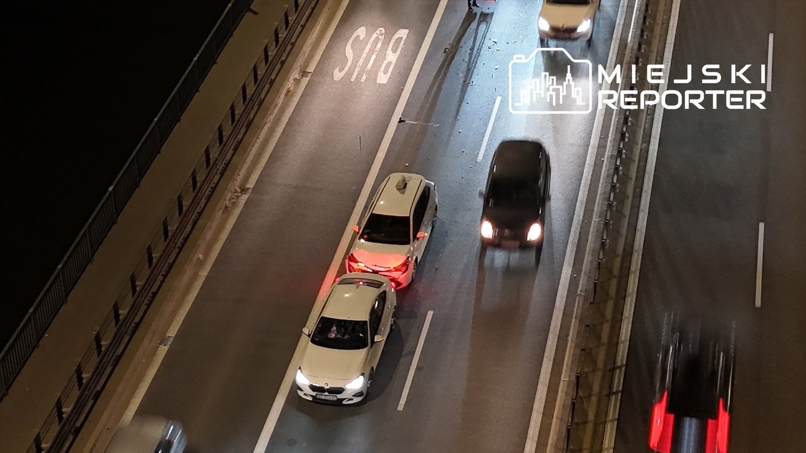 BMW i Toyota zderzyły się na Moście Łazienkowskim. Zablokowany pas w stronę Pragi