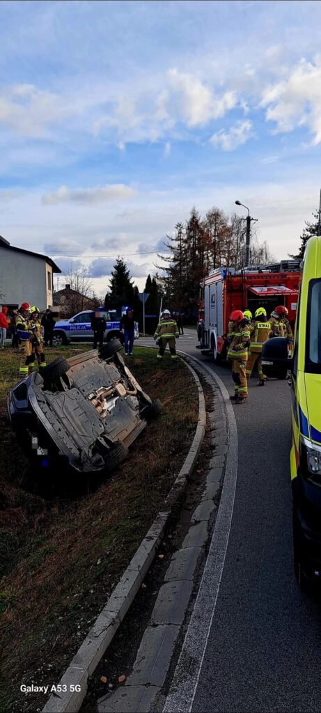 15-latek zabrał rodzicom Audi. Chwilę później zakończył jazdę w rowie. Na przejażdżkę zabrał kolegę - Miejski Reporter