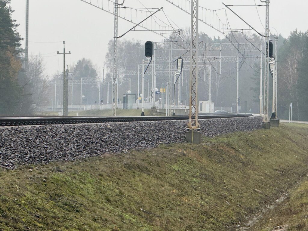 Kolejny incydent na tej samej linii kolejowej. "Uszkodzona sieć trakcyjna". Na miejscu działa CBŚP i ABW - Miejski Reporter