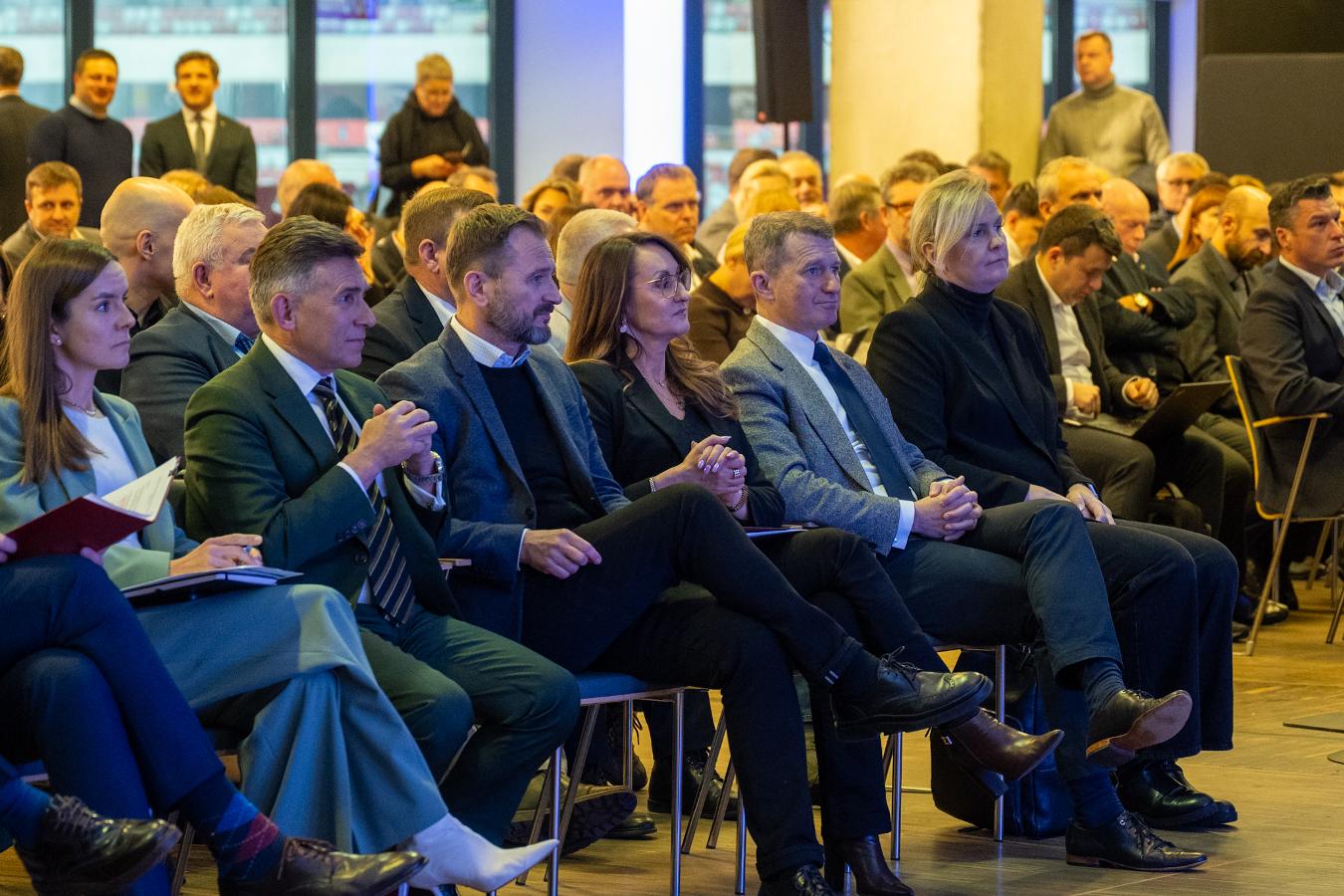 Metro M4, hala przy Narodowym i igrzyska. Plan Polski na lata 2040–2044 - Miejski Reporter