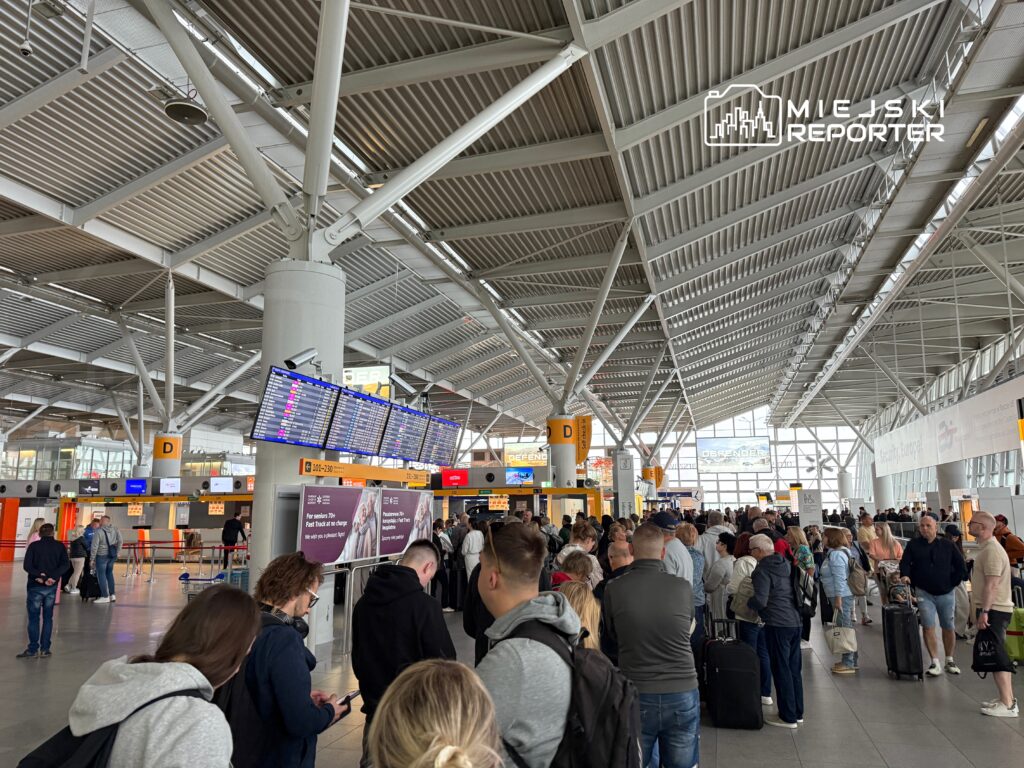 Nowy system na Lotnisku Chopina. Dodatkowe obowiązki dla podróżnych spoza UE - Miejski Reporter