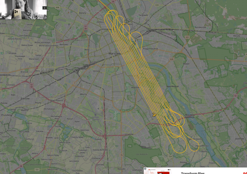 Nad Warszawą lata nietypowy samolot i będzie tak latał aż do rana - Miejski Reporter