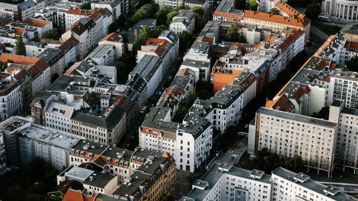 Najbiedniejsze miasto w Polsce – stare kamienice w poprzemysłowym mieście