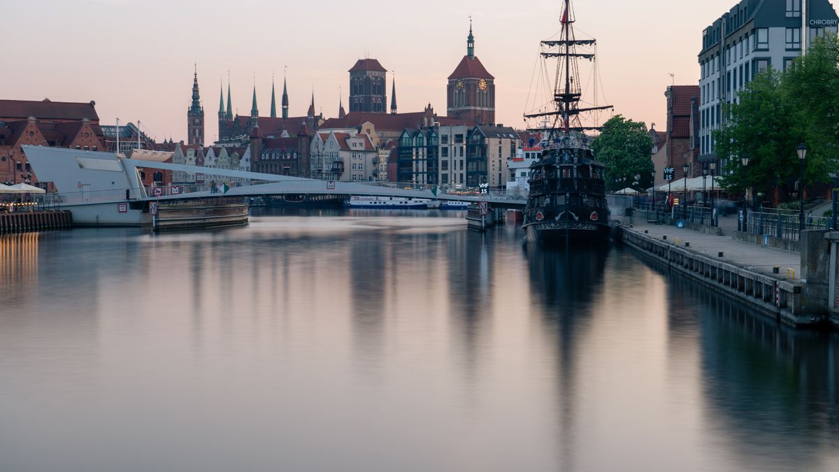 Miasto na G – panorama Gdańska znad Motławy (litery F, G i H w grze Państwa-Miasta)