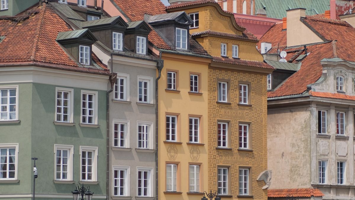 Kolorowe kamienice na Starym Mieście w Warszawie, dzielnica Śródmieście