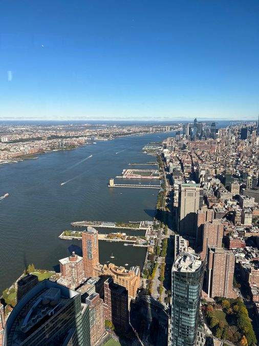 Panorama Manhattanu w Nowym Jorku, gdzie metr kwadratowy mieszkania w centrum kosztuje blisko 75 tys. zł