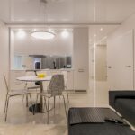 Eleganckie, nowoczesne wnętrze apartamentu w segmencie premium