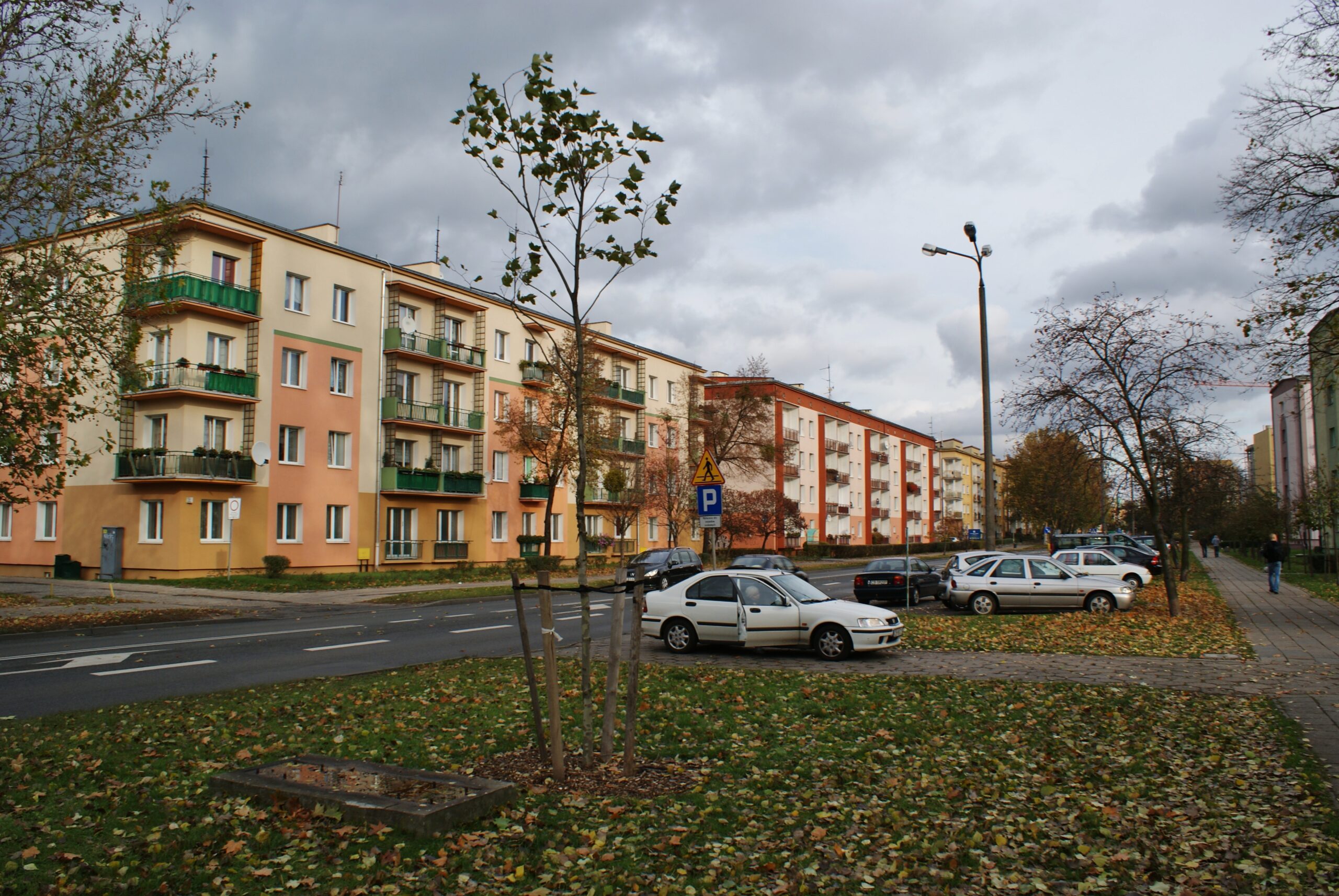 Bloki mieszkalne na polskim osiedlu spółdzielczym