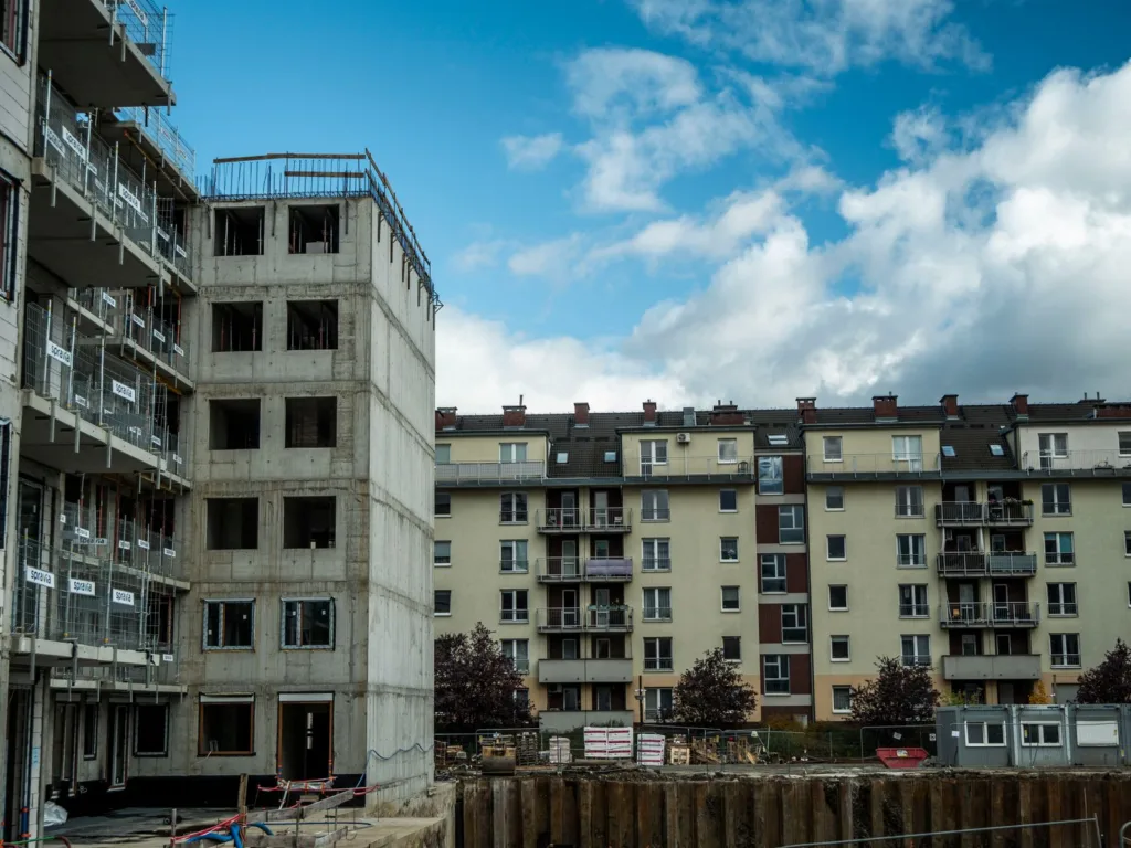 Kraków ma 12 tys. nowych mieszkań w ofercie. Deweloperzy ruszyli do Nowej Huty i Łagiewnik